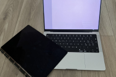 Oprava prasknutého displeju MacBook